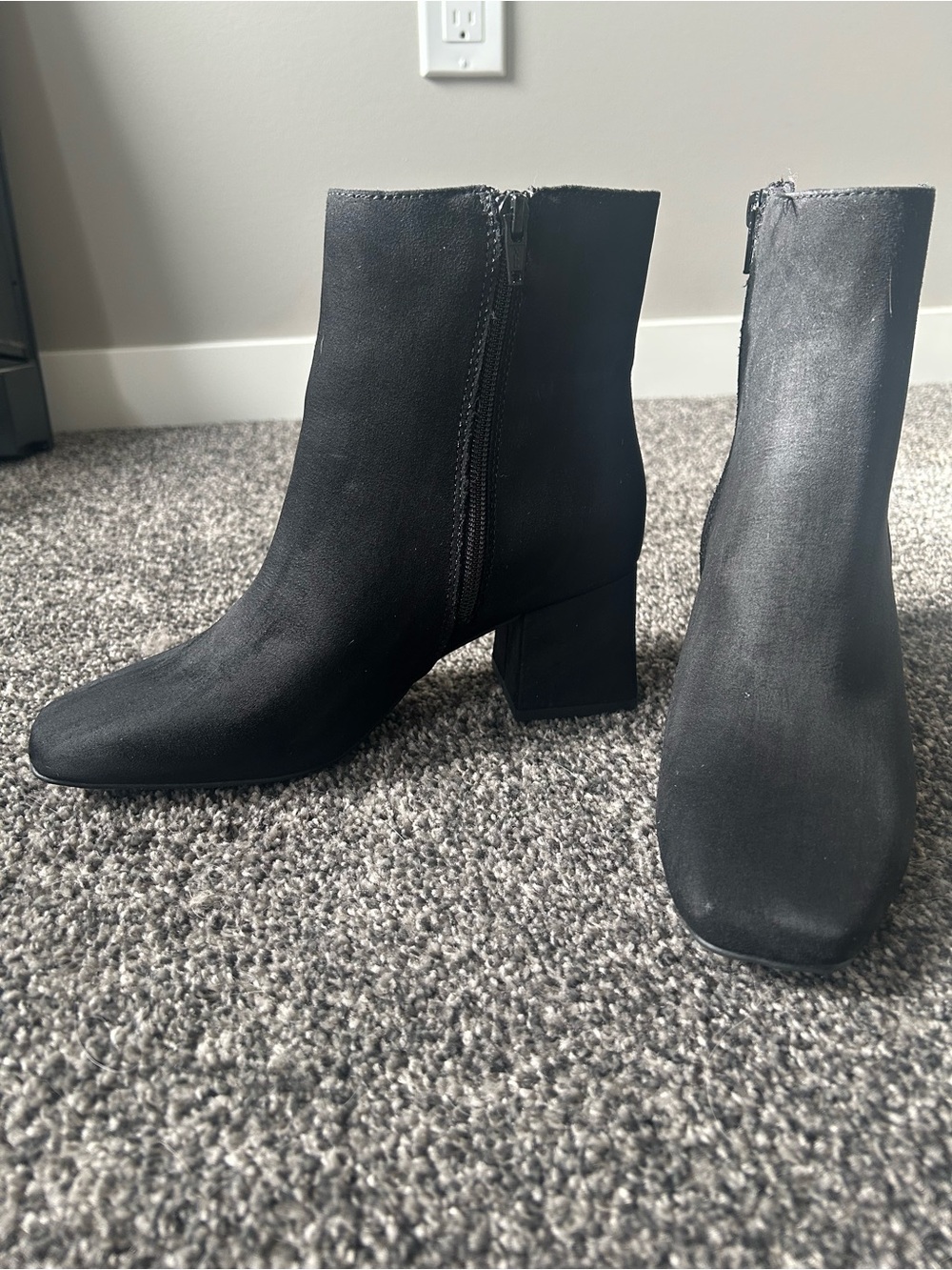 Old Navy Black Block Heel Zip Ankle Booties